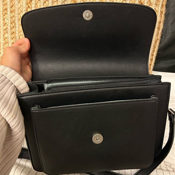 Pixie Mood Zoe Crossbody Bag - Picture 6 of 8